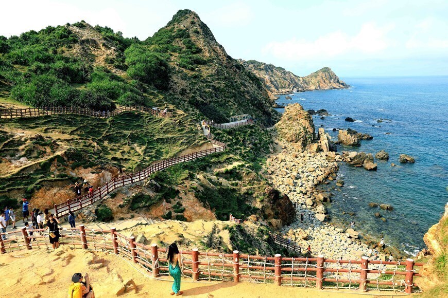 eo-gio-cliff-tourist-magnet-in-quy-nhon-1